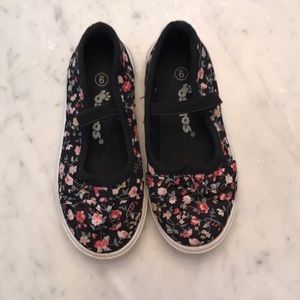 Little Girls Floral Shoe Size 9
